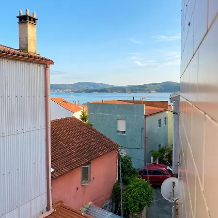 Welcoming House With Sea View In Corme-porto Corme
