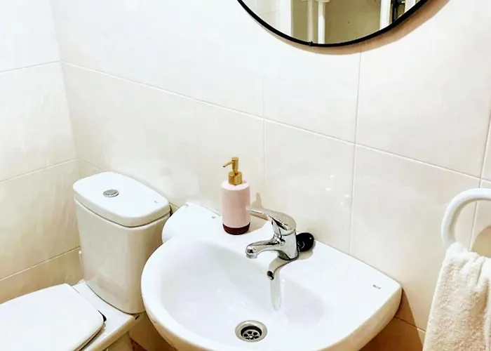 Welcoming House With Sea View In Corme-porto *