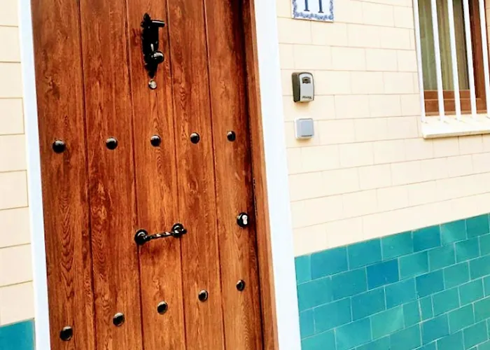 Welcoming House With Sea View In Corme-porto