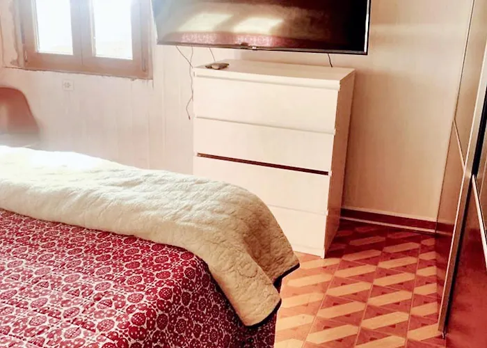 Welcoming House With Sea View In Corme-porto